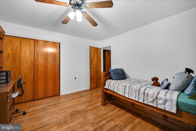 593 MULL AVE, Leesport, PA 19533
