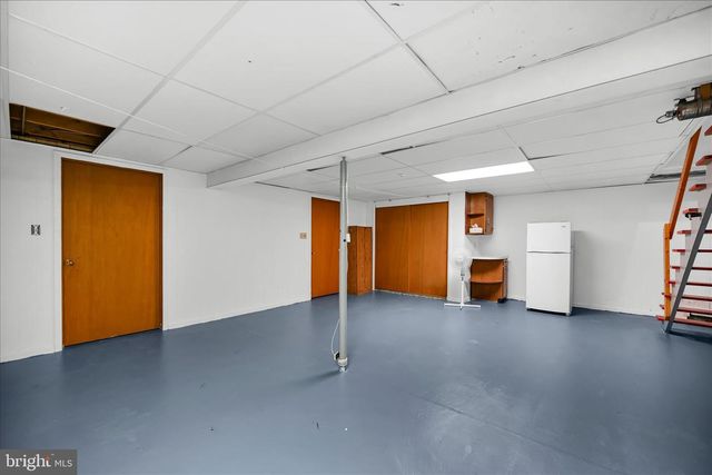 593 MULL AVE, Leesport, PA 19533