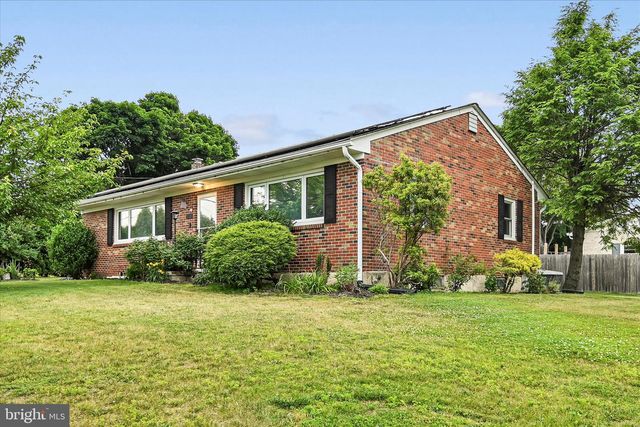 593 MULL AVE, Leesport, PA 19533