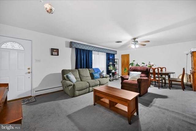593 MULL AVE, Leesport, PA 19533