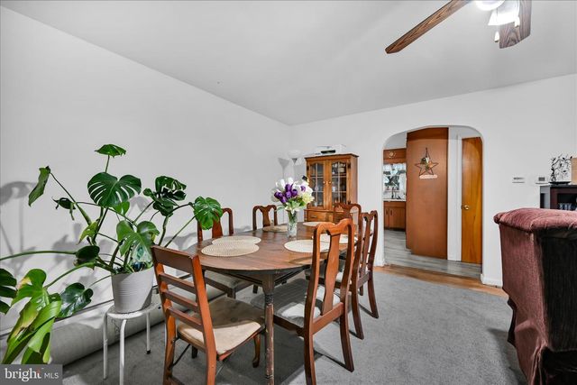 593 MULL AVE, Leesport, PA 19533