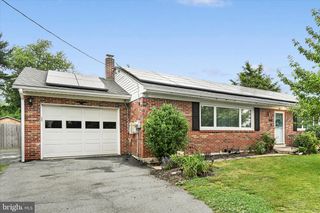 593 MULL AVE, Leesport, PA 19533
