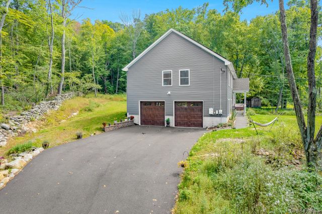 116 Smalley Corners Road, Carmel, NY 10512