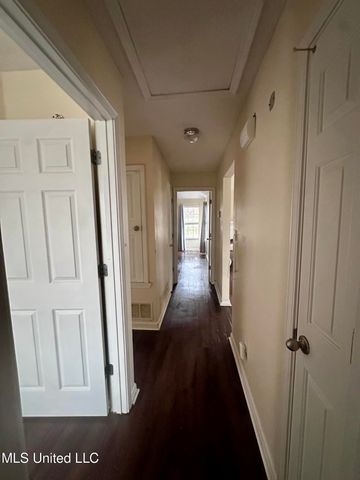 1366 Carriage View Lane, Southaven, MS 38671