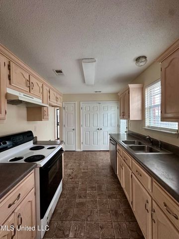 1366 Carriage View Lane, Southaven, MS 38671