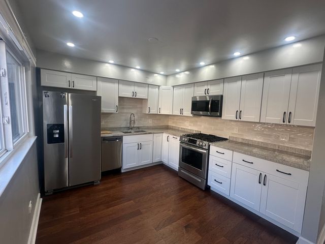 9485 Sumac Road F, Des Plaines, IL 60016