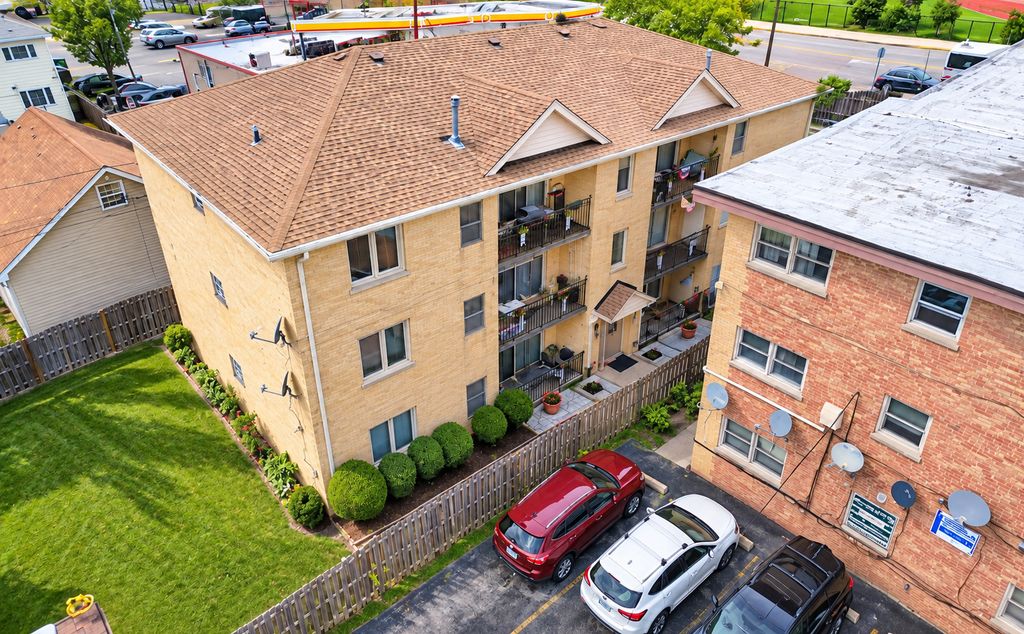 6743 W Irving Park Road 202, Chicago, IL 60634