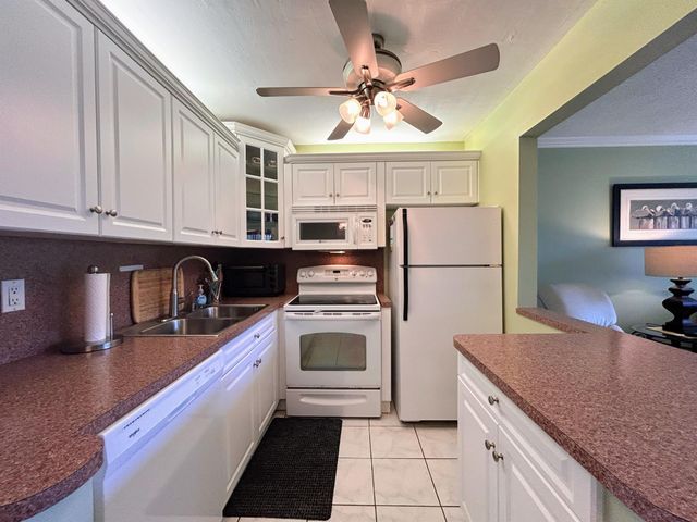 450 Horizons E 107, Boynton Beach, FL 33435