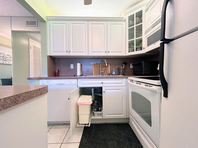 450 Horizons E 107, Boynton Beach, FL 33435