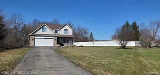 1520 NE Eden Gardens Drive, Fenton, MI 48430