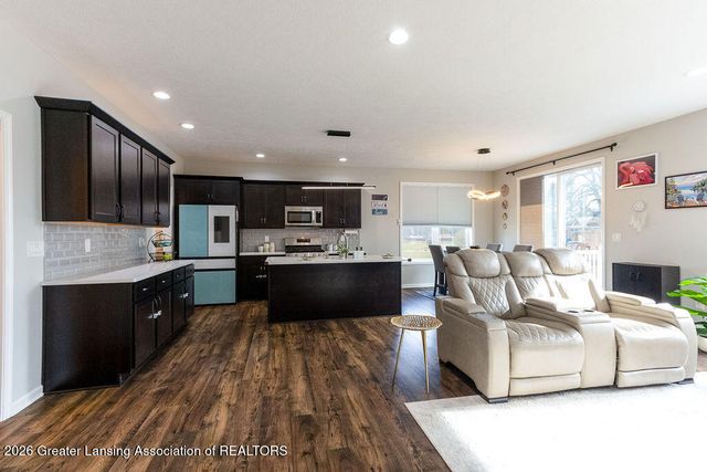 5603 Copper Creek Drive, Haslett, MI 48840