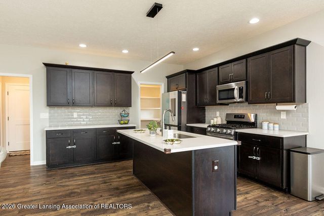 5603 Copper Creek Drive, Haslett, MI 48840