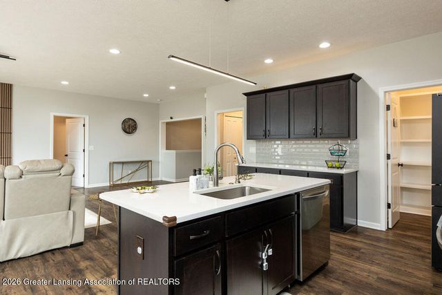 5603 Copper Creek Drive, Haslett, MI 48840