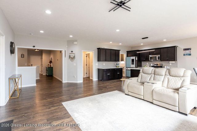 5603 Copper Creek Drive, Haslett, MI 48840