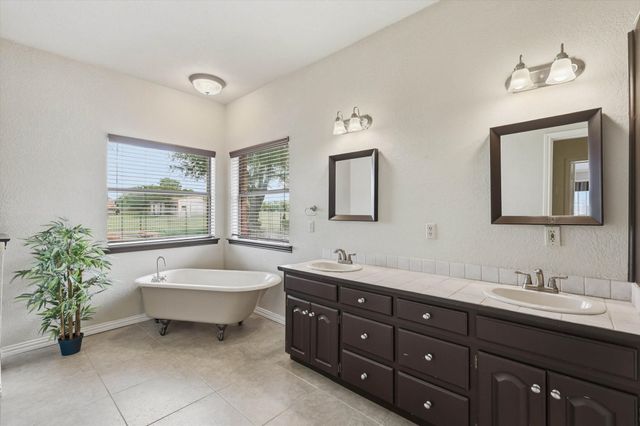 211 Bayne Road, Haslet, TX 76052