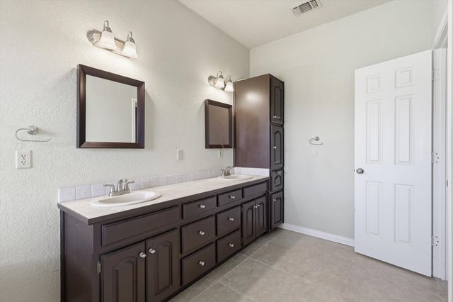 211 Bayne Road, Haslet, TX 76052