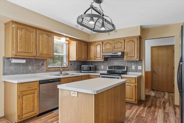 7115 Joy Marie LANE, Waterford, WI 53185