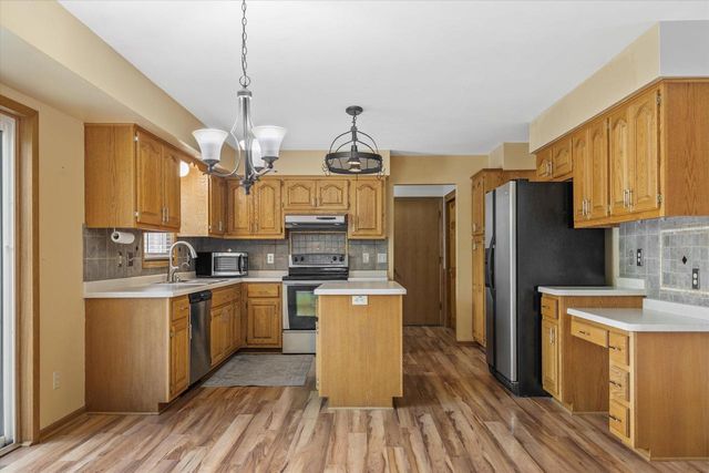 7115 Joy Marie LANE, Waterford, WI 53185