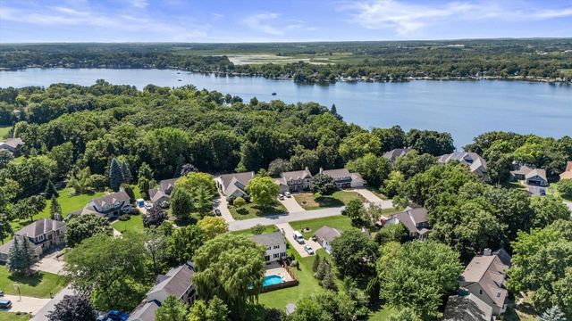 7115 Joy Marie LANE, Waterford, WI 53185