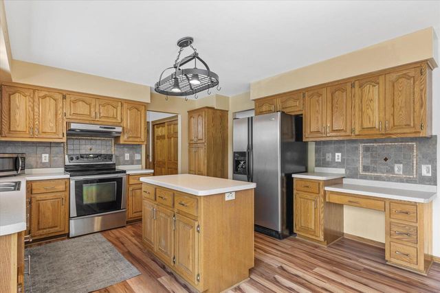 7115 Joy Marie LANE, Waterford, WI 53185