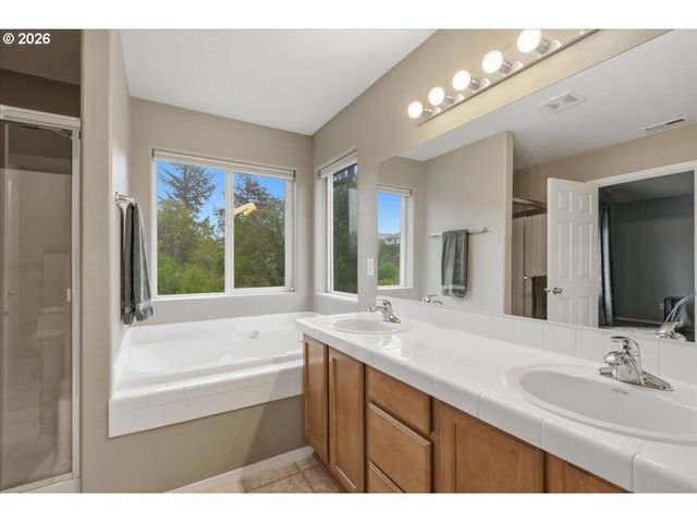 3910 Nw OAKRIDGE Ln, Camas, WA 98607