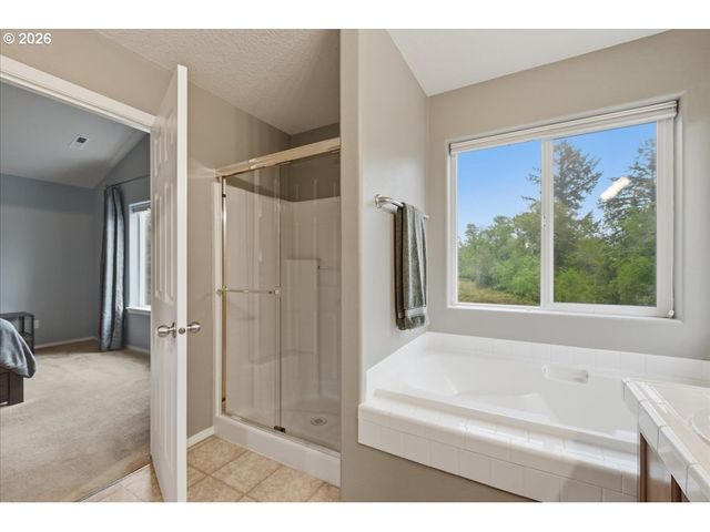 3910 Nw OAKRIDGE Ln, Camas, WA 98607