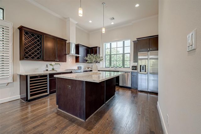 5305 Weslayan Street, Houston, TX 77005