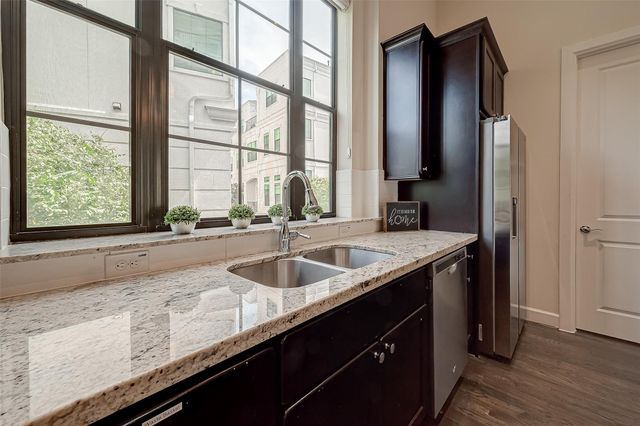 5305 Weslayan Street, Houston, TX 77005