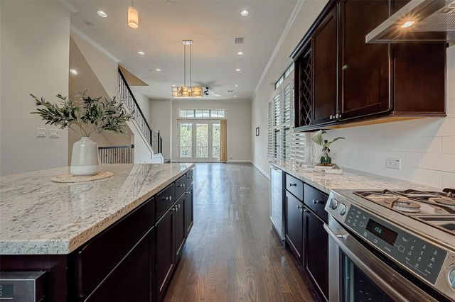 5305 Weslayan Street, Houston, TX 77005