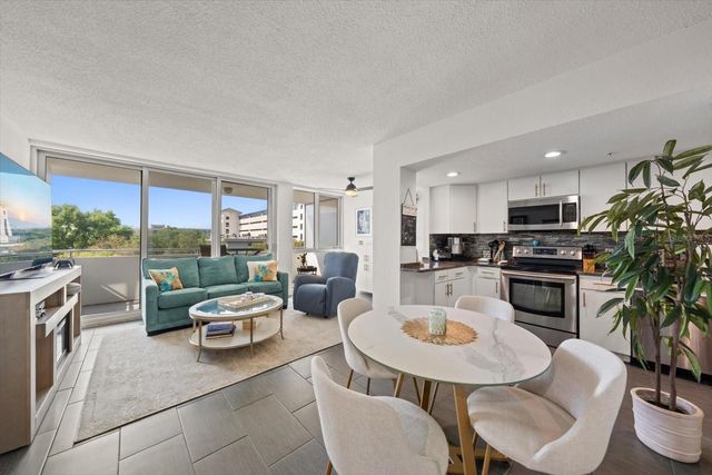 470 3RD STREET S 403, St Petersburg, FL 33701