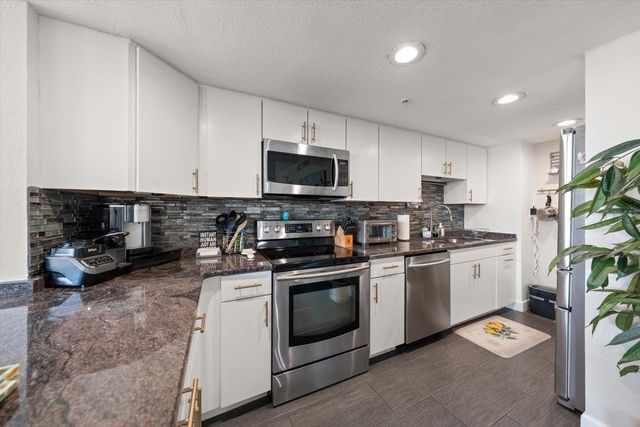 470 3RD STREET S 403, St Petersburg, FL 33701