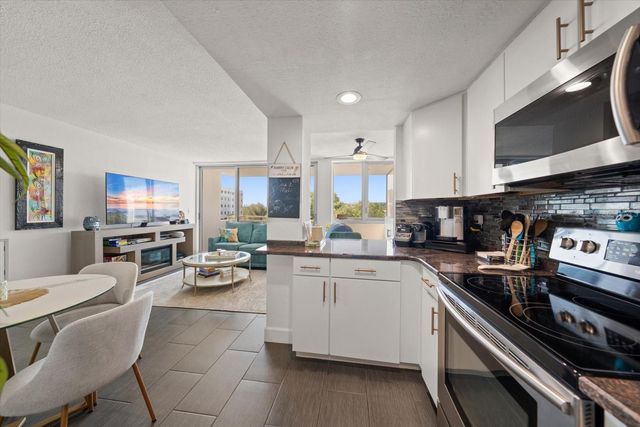 470 3RD STREET S 403, St Petersburg, FL 33701