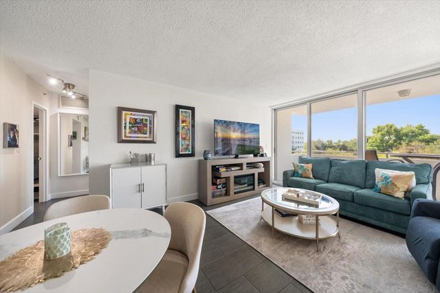 470 3RD STREET S 403, St Petersburg, FL 33701