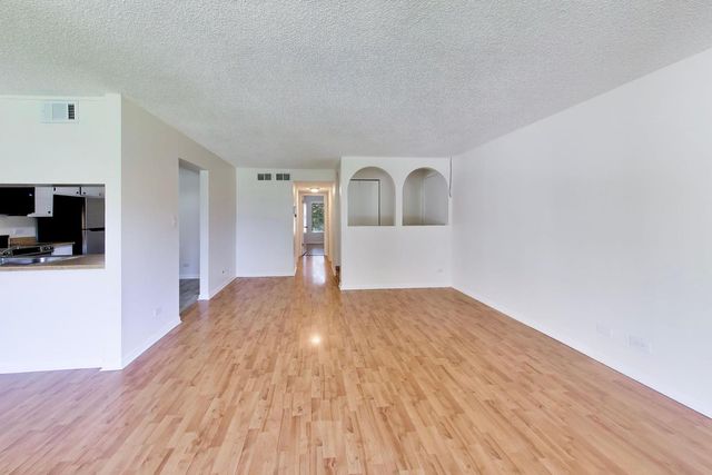 15801 Orlan Brook Drive 53, Orland Park, IL 60462