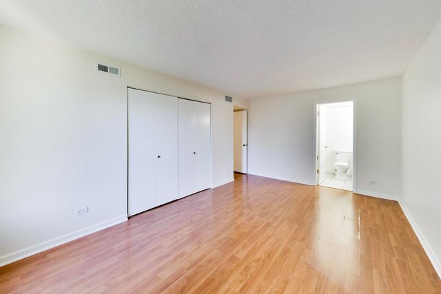 15801 Orlan Brook Drive 53, Orland Park, IL 60462