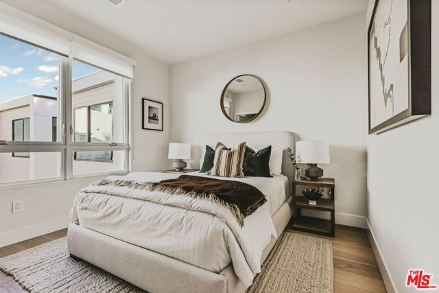 3222 S Barrington Avenue, Los Angeles, CA 90066