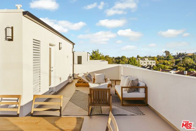 3222 S Barrington Avenue, Los Angeles, CA 90066