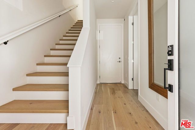 3222 S Barrington Avenue, Los Angeles, CA 90066