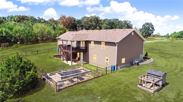 12373 Georgia Hills Drive, Gravette, AR 72736
