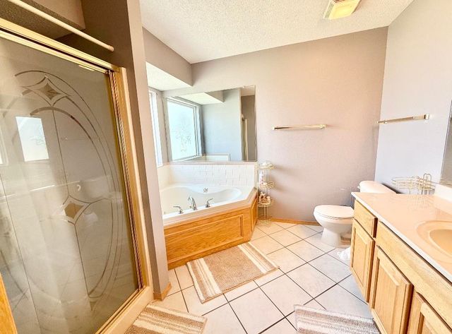 1734 S Justin Cir, Wichita, KS 67207