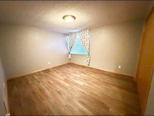 1734 S Justin Cir, Wichita, KS 67207