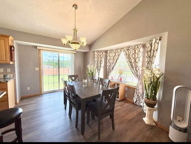 1734 S Justin Cir, Wichita, KS 67207