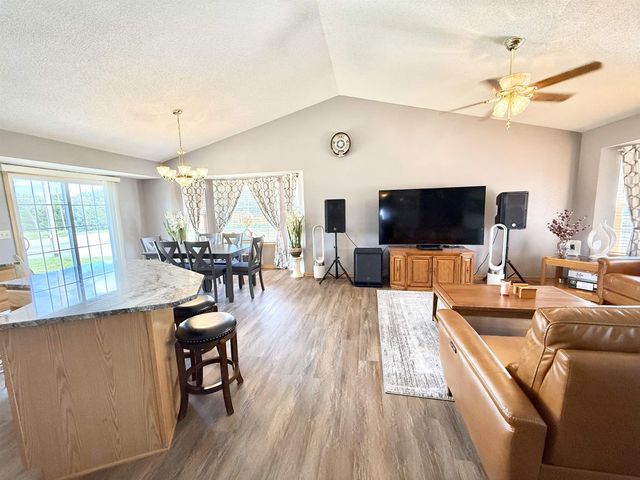 1734 S Justin Cir, Wichita, KS 67207