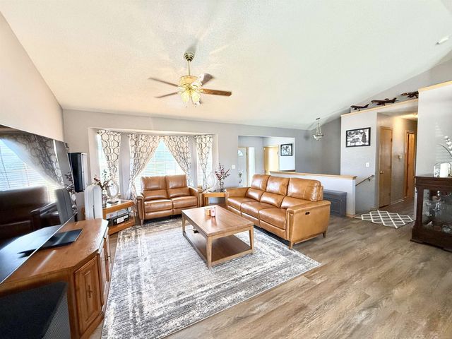 1734 S Justin Cir, Wichita, KS 67207