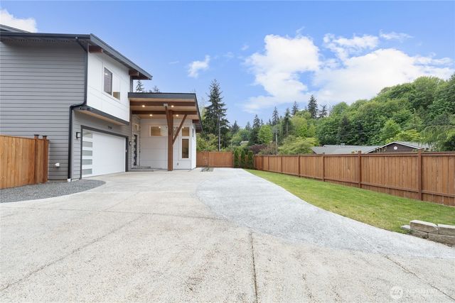 719 Edmonds Way, Edmonds, WA 98020