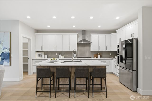 719 Edmonds Way, Edmonds, WA 98020