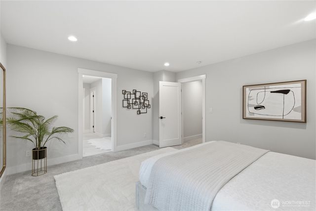 719 Edmonds Way, Edmonds, WA 98020
