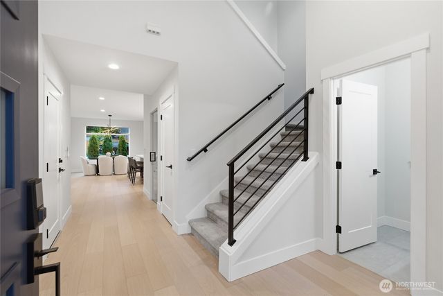 719 Edmonds Way, Edmonds, WA 98020