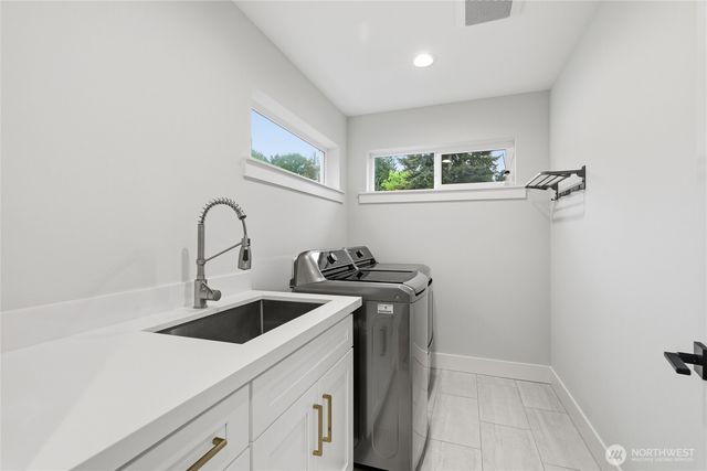 719 Edmonds Way, Edmonds, WA 98020