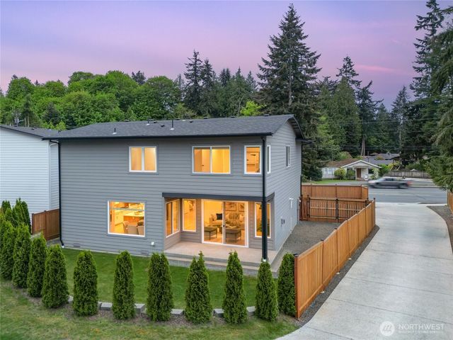 719 Edmonds Way, Edmonds, WA 98020